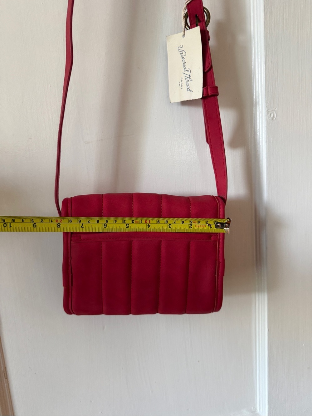 Universal threads Quilted Fuchsia Crossbody Bag with Gold Ring Detail new - Picture 11 of 12